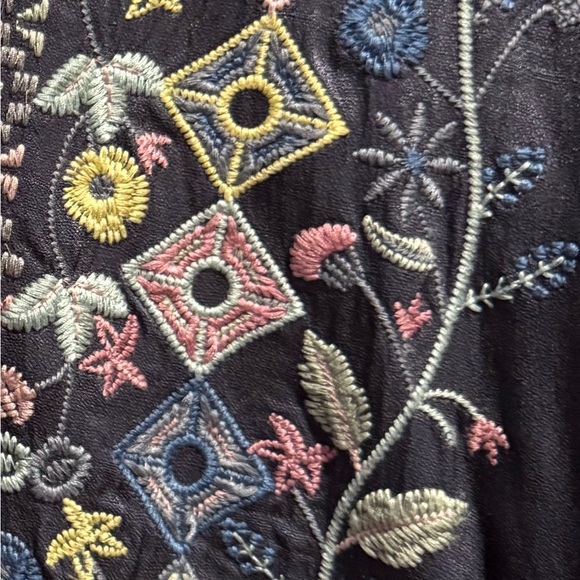 Johnny Was Black Embroidered Top - Picture 3 of 8